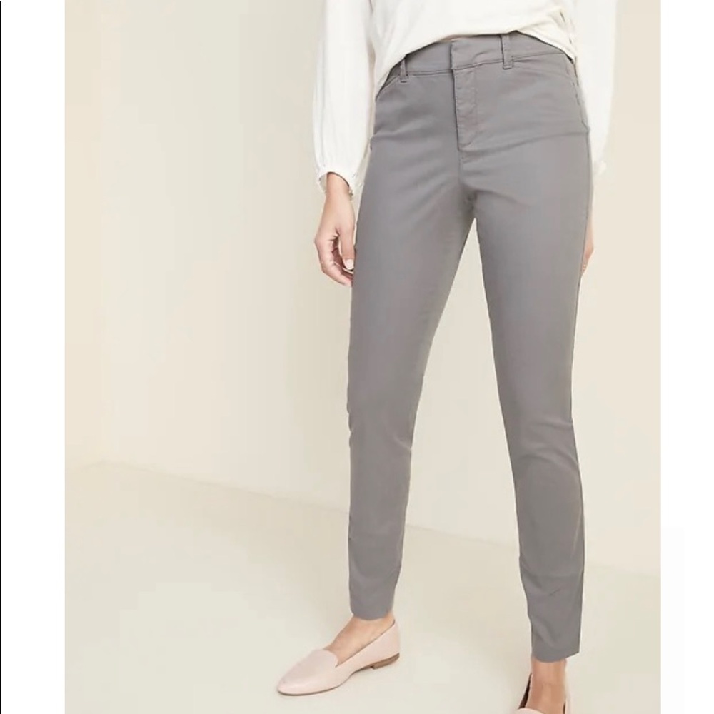 Old Navy Pixie Crop Pants in Gray Stone